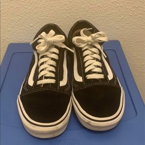 Black & White Vans Old Skool (Size 8.5)